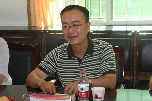 省國(guó)資委黨風(fēng)室主任魏國(guó)林在會(huì)上講話(huà) 省國(guó)資委黨風(fēng)室主任魏國(guó)林在會(huì)上講話(huà)